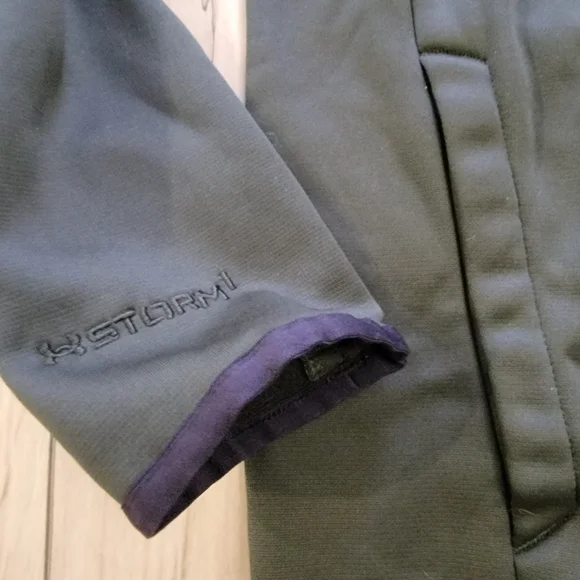 Under Armour - Dark Green Hoodie - Size Small - Picture 4 of 5